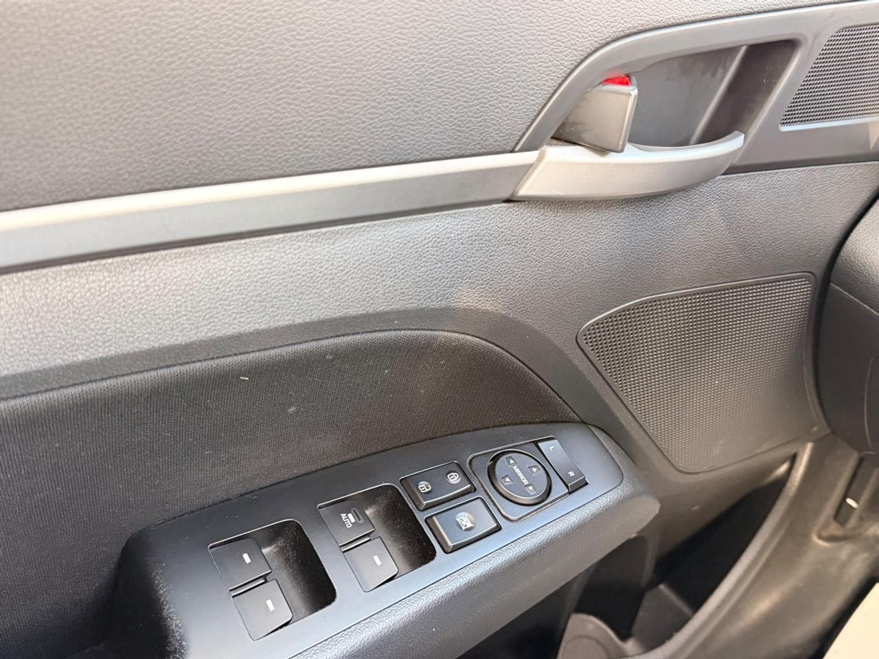 2017 Hyundai Elantra GL Photo
