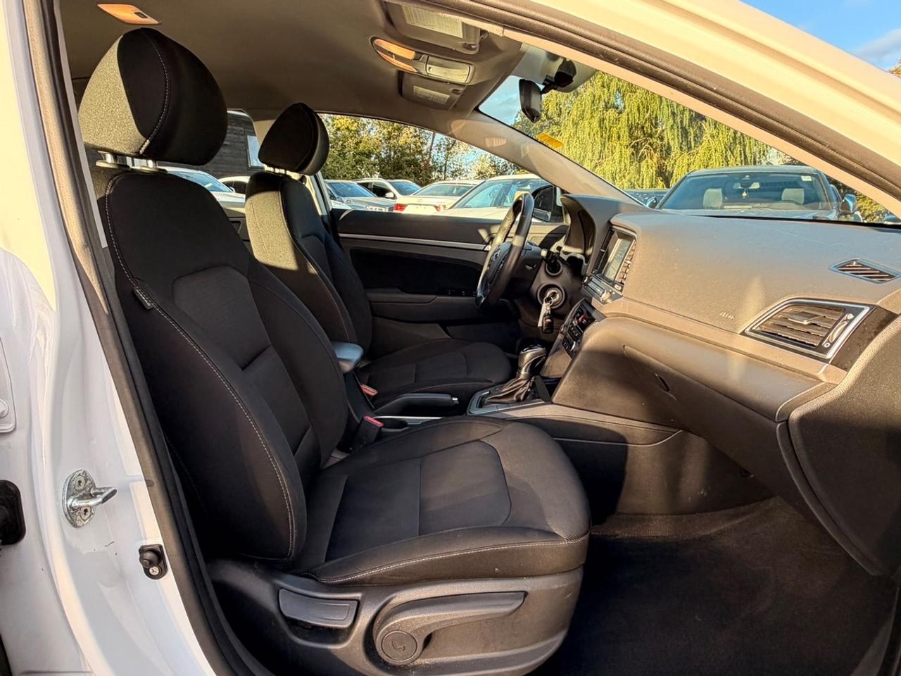 2017 Hyundai Elantra GL Photo