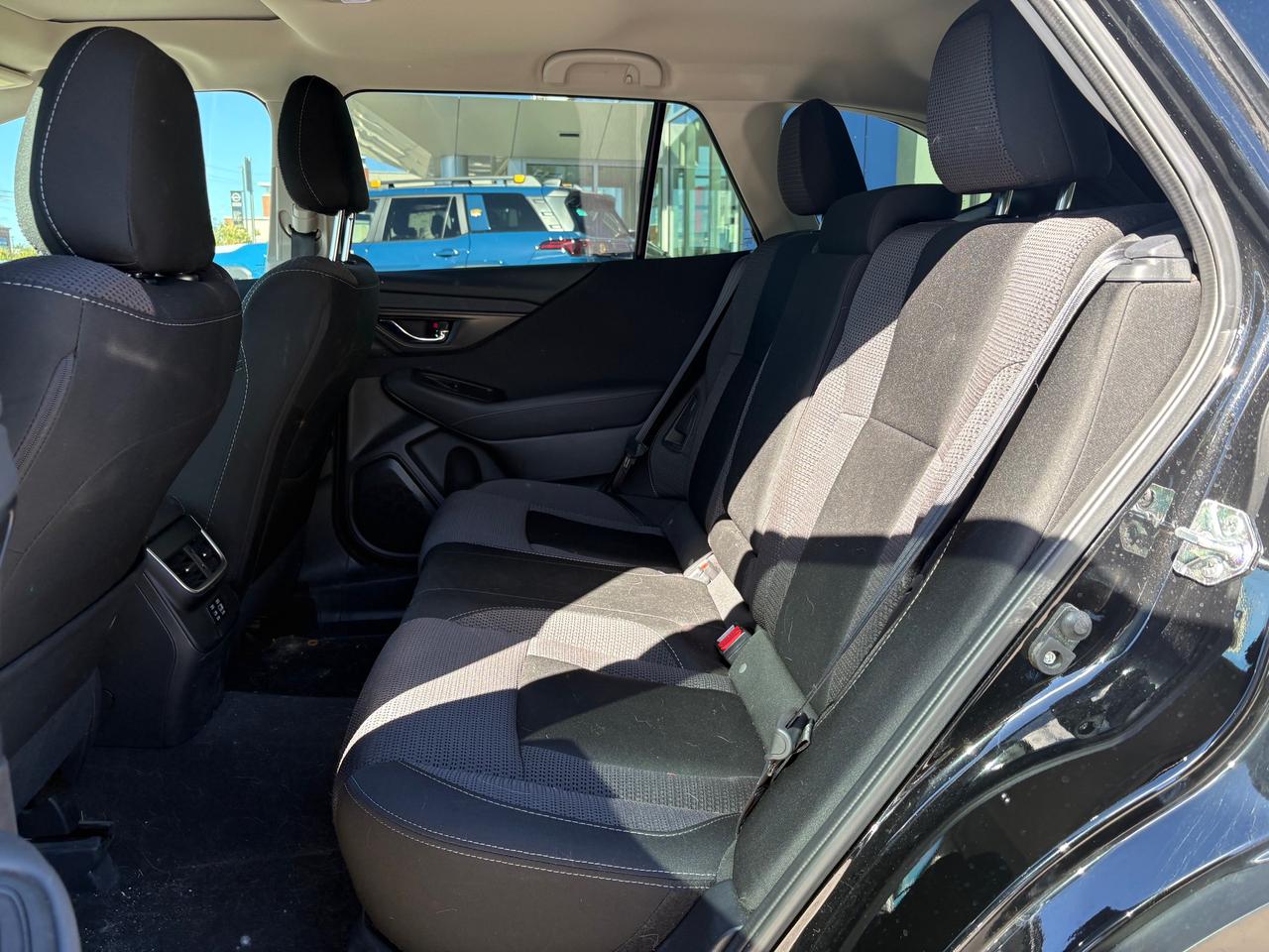 2025 Subaru Outback Touring NO ACCIDENTS!! LOW KMS!! Photo