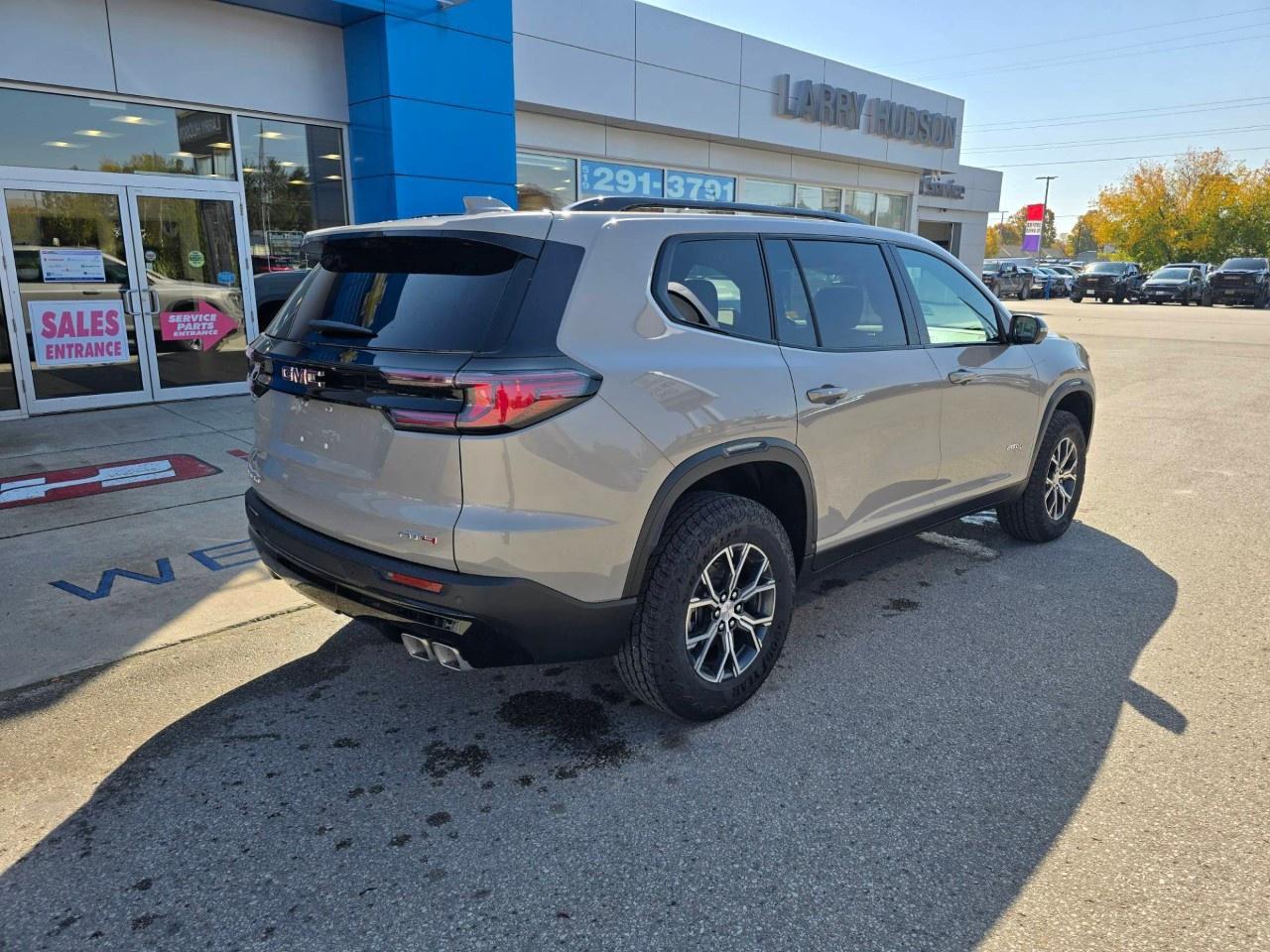 2027 GMC Acadia AWD AT4 Photo2