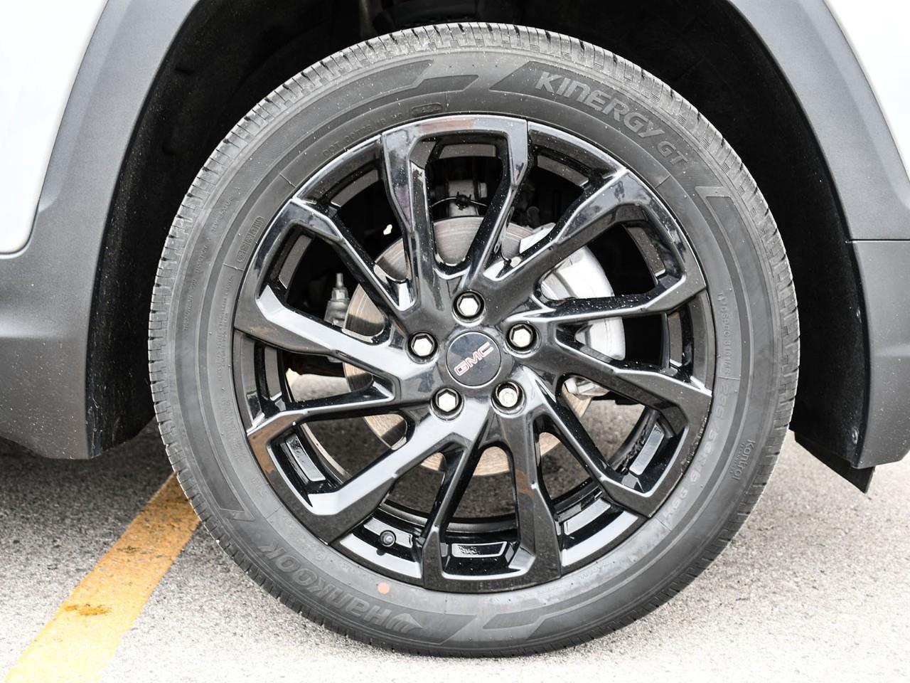2024 GMC Terrain 2023 GMC Terrain SLE AWD | Elevation Package | Heated Front Seats | Adaptive Cruise Control | Blind Spot Monitoring Photo