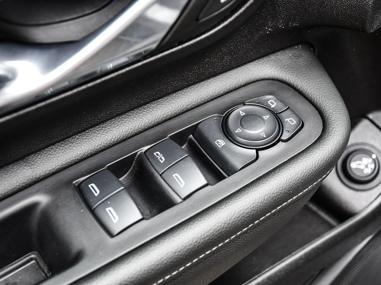 2024 GMC Terrain 2023 GMC Terrain SLE AWD | Elevation Package | Heated Front Seats | Adaptive Cruise Control | Blind Spot Monitoring Photo