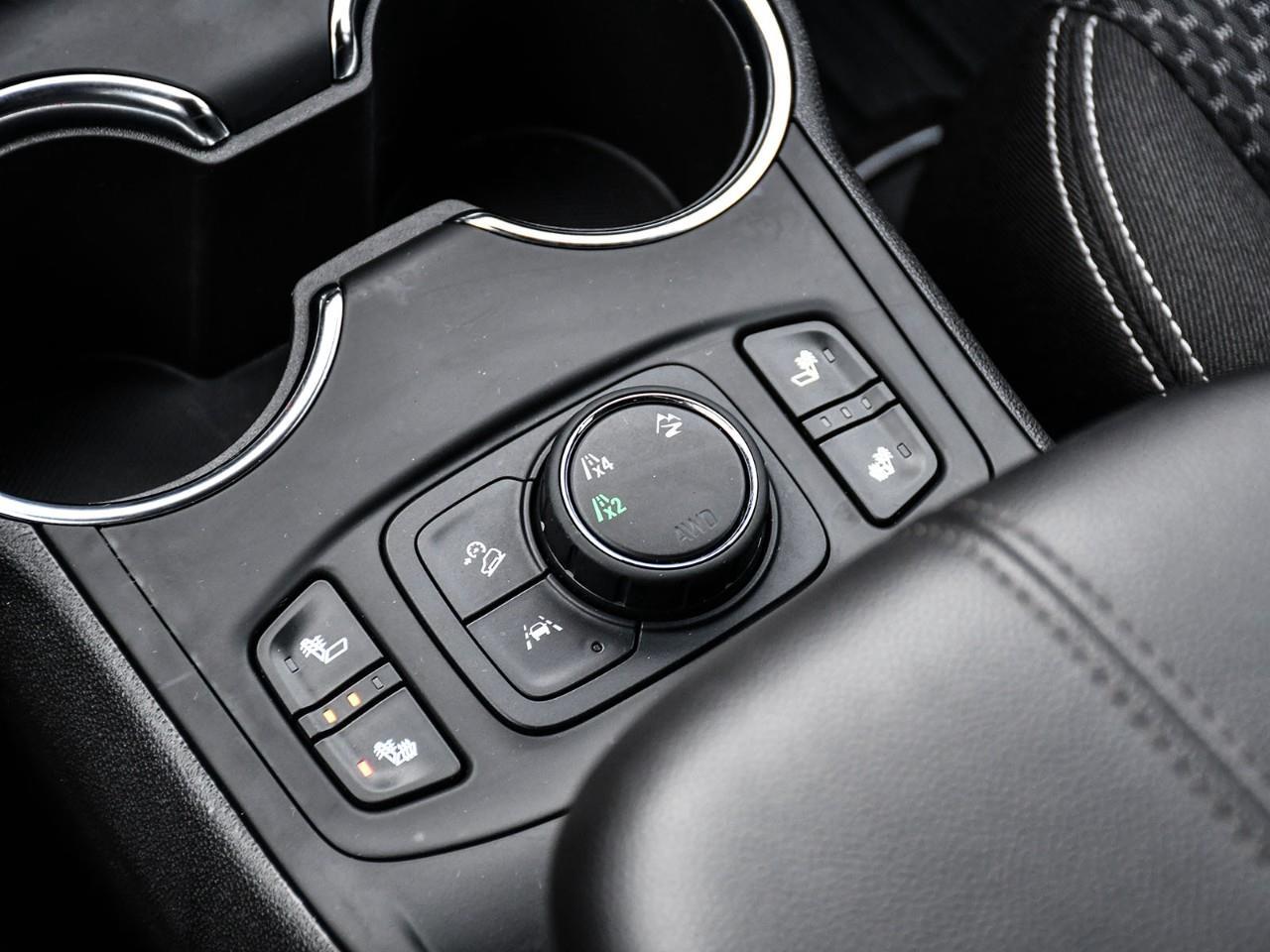 2024 GMC Terrain 2023 GMC Terrain SLE AWD | Elevation Package | Heated Front Seats | Adaptive Cruise Control | Blind Spot Monitoring Photo