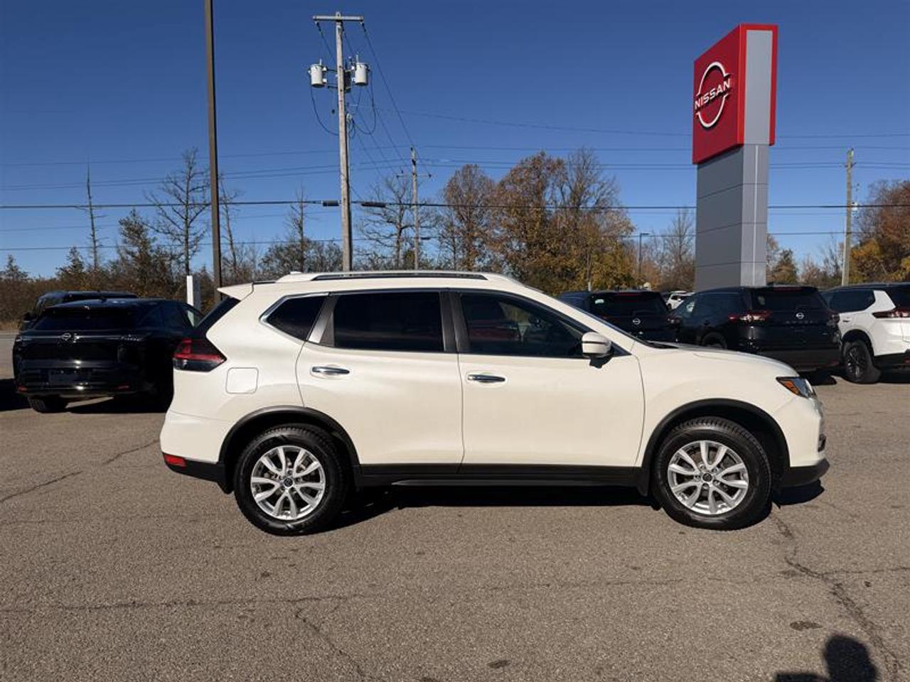 2018 Nissan Rogue SV AWD CVT Photo