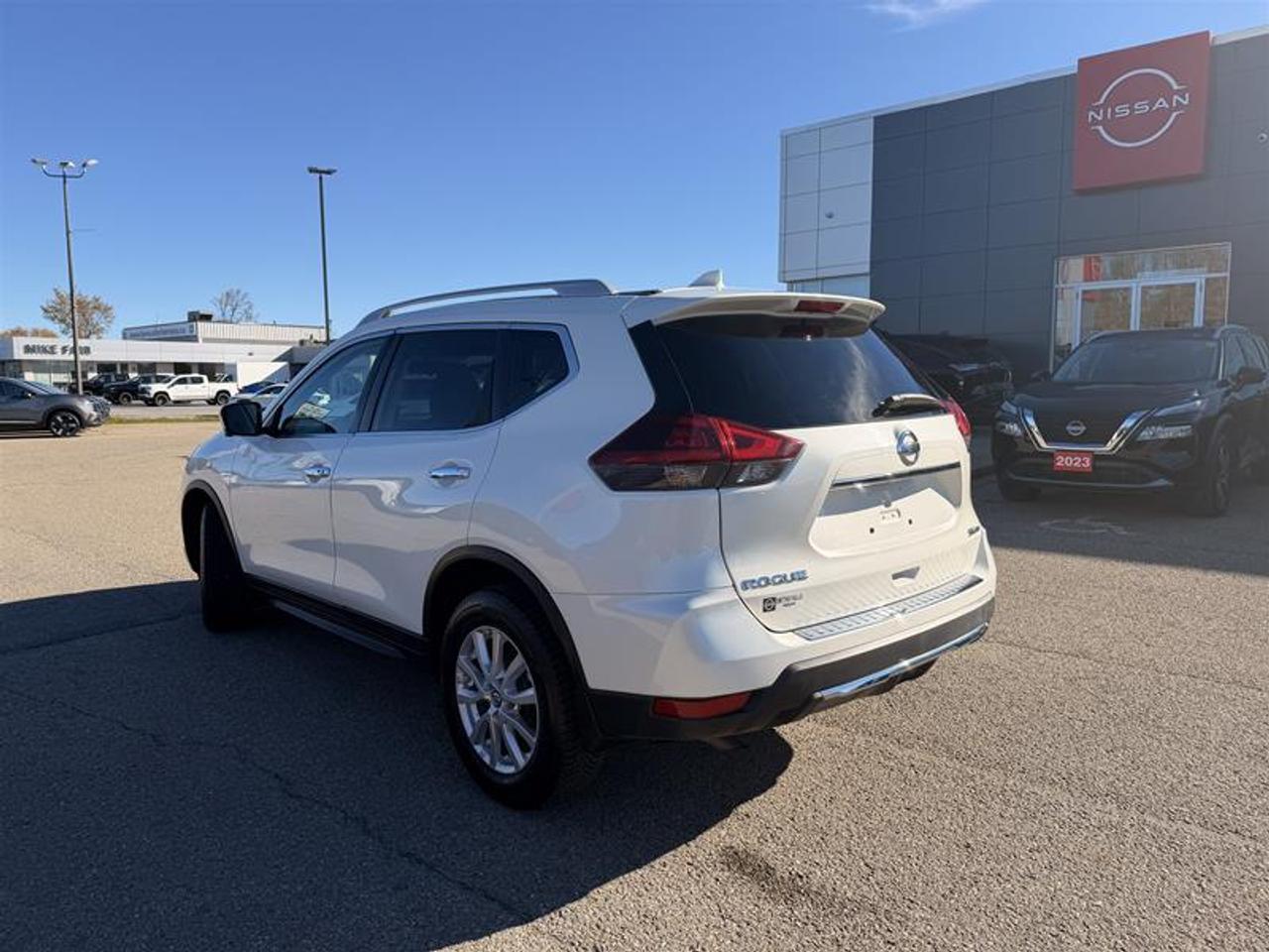 2018 Nissan Rogue SV AWD CVT Photo