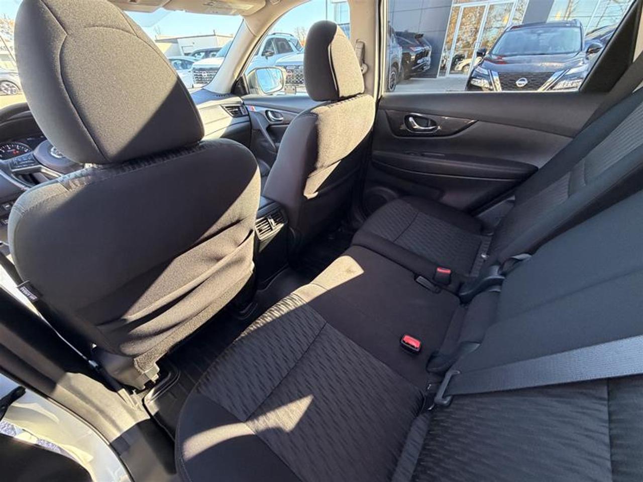 2018 Nissan Rogue SV AWD CVT Photo