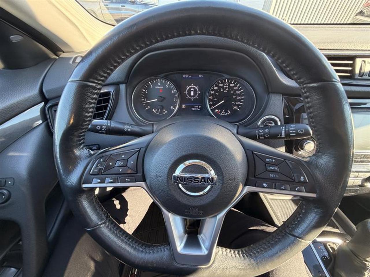 2018 Nissan Rogue SV AWD CVT Photo