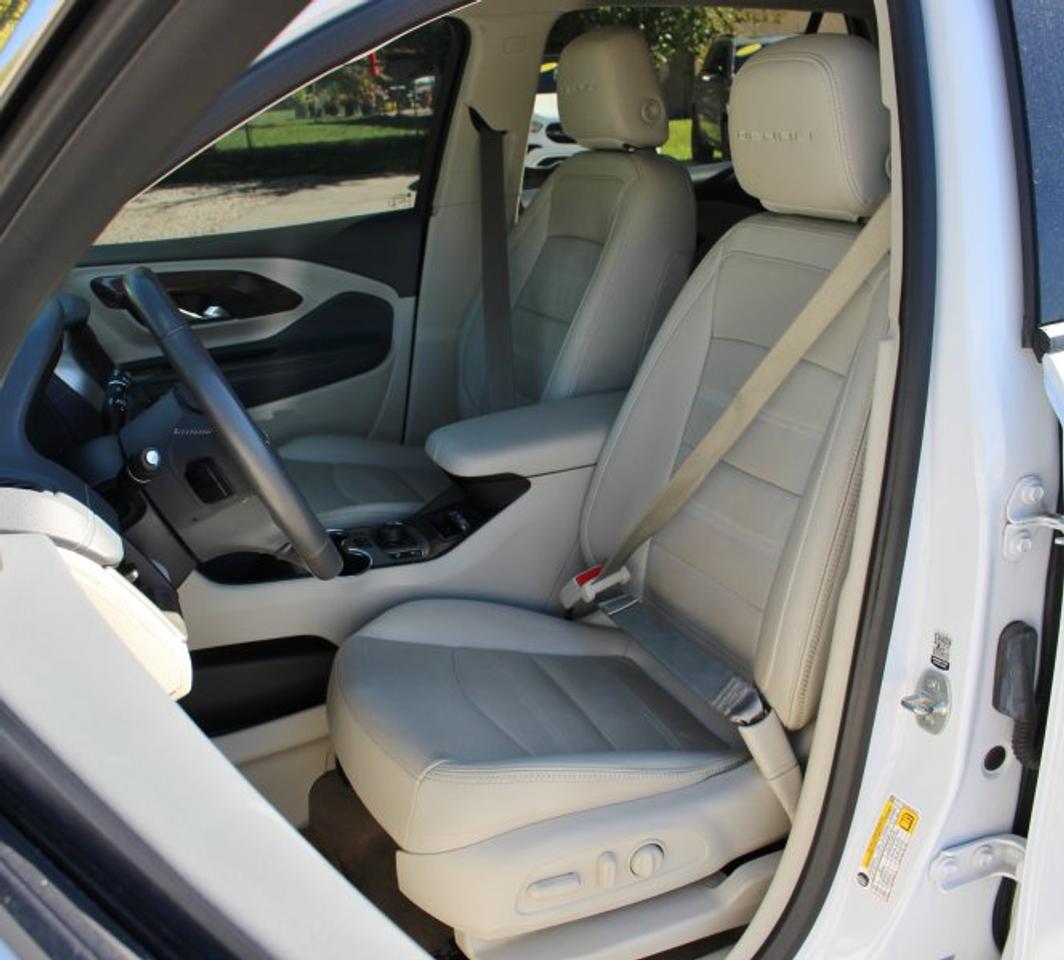2022 GMC Terrain Denali*LowKs*AWD*Heated Leather*MoonRoof*Media Photo