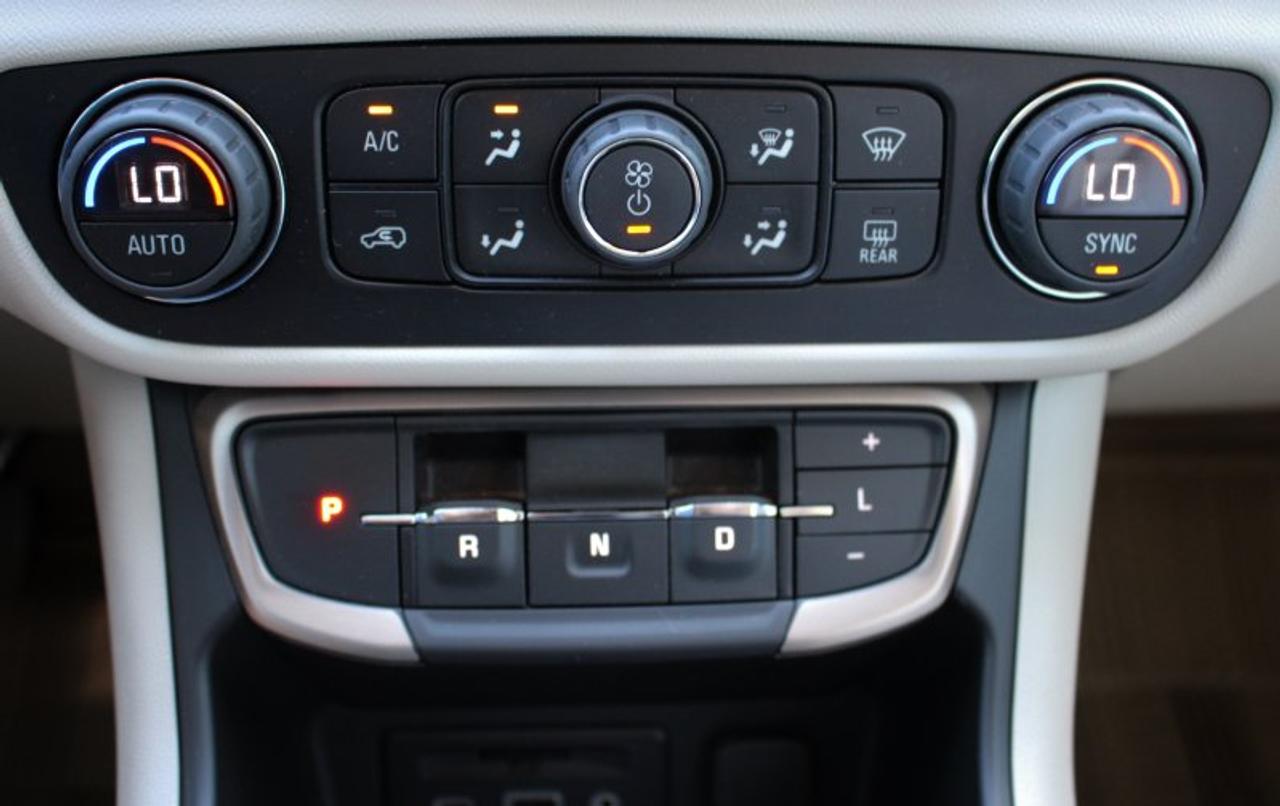 2022 GMC Terrain Denali*LowKs*AWD*Heated Leather*MoonRoof*Media Photo