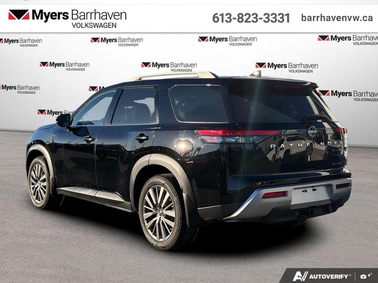 2024 Nissan Pathfinder SL  - Leather Seats Photo2