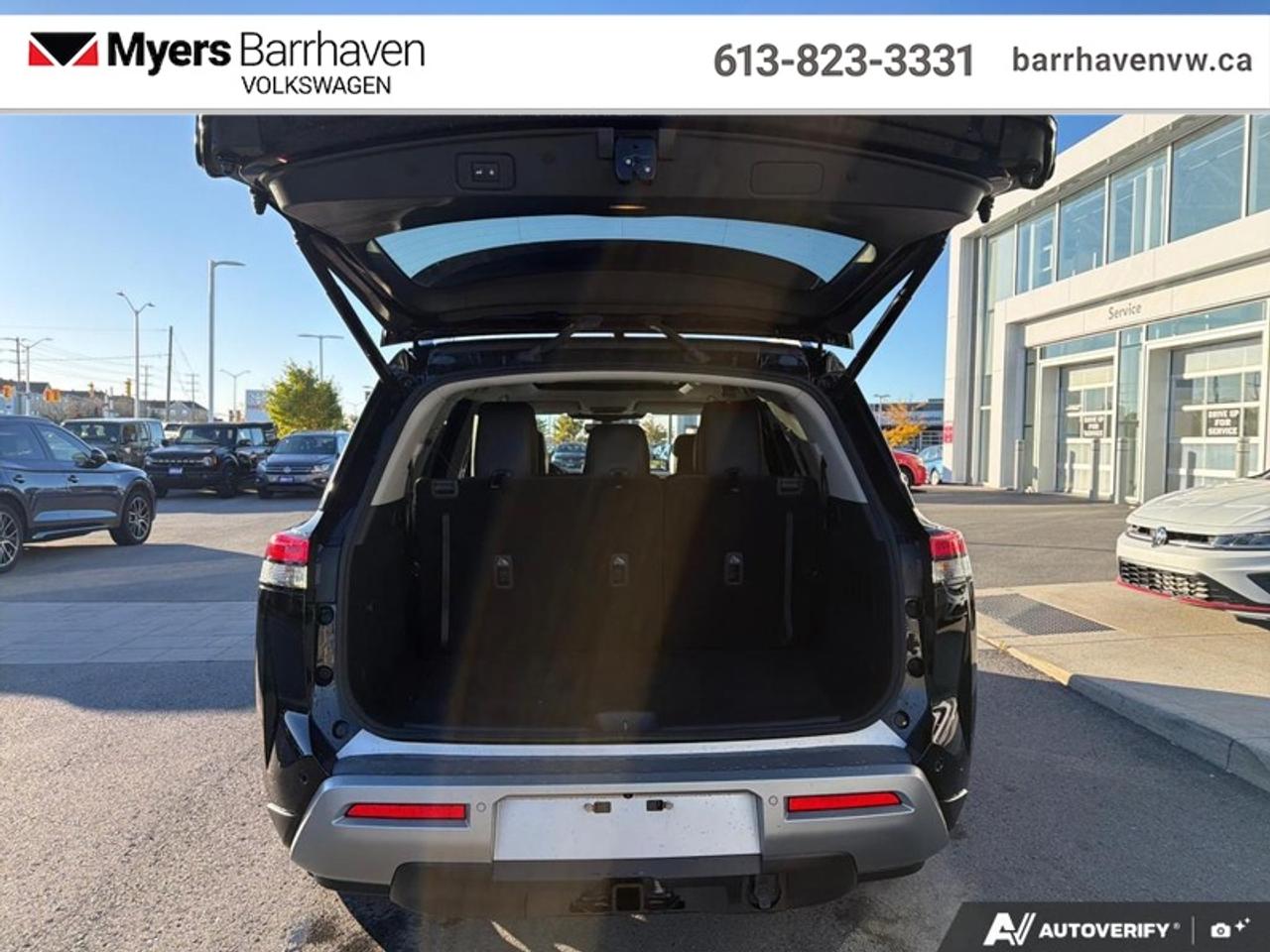 2024 Nissan Pathfinder SL  - Leather Seats Photo