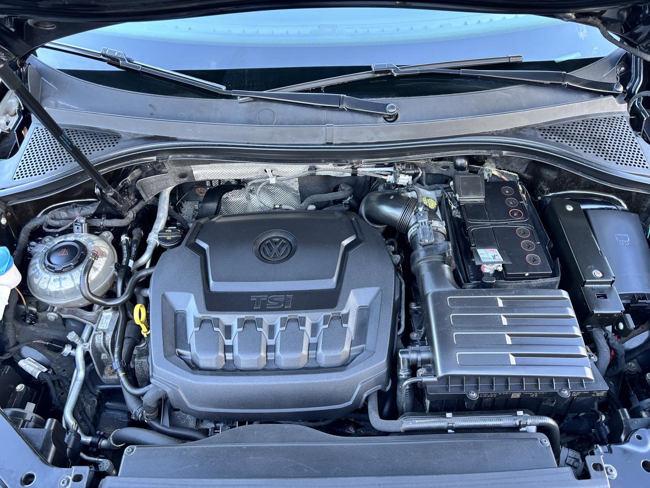2018 Volkswagen Tiguan Comfortline ** AWD, BSM, CARPLAY ** Photo