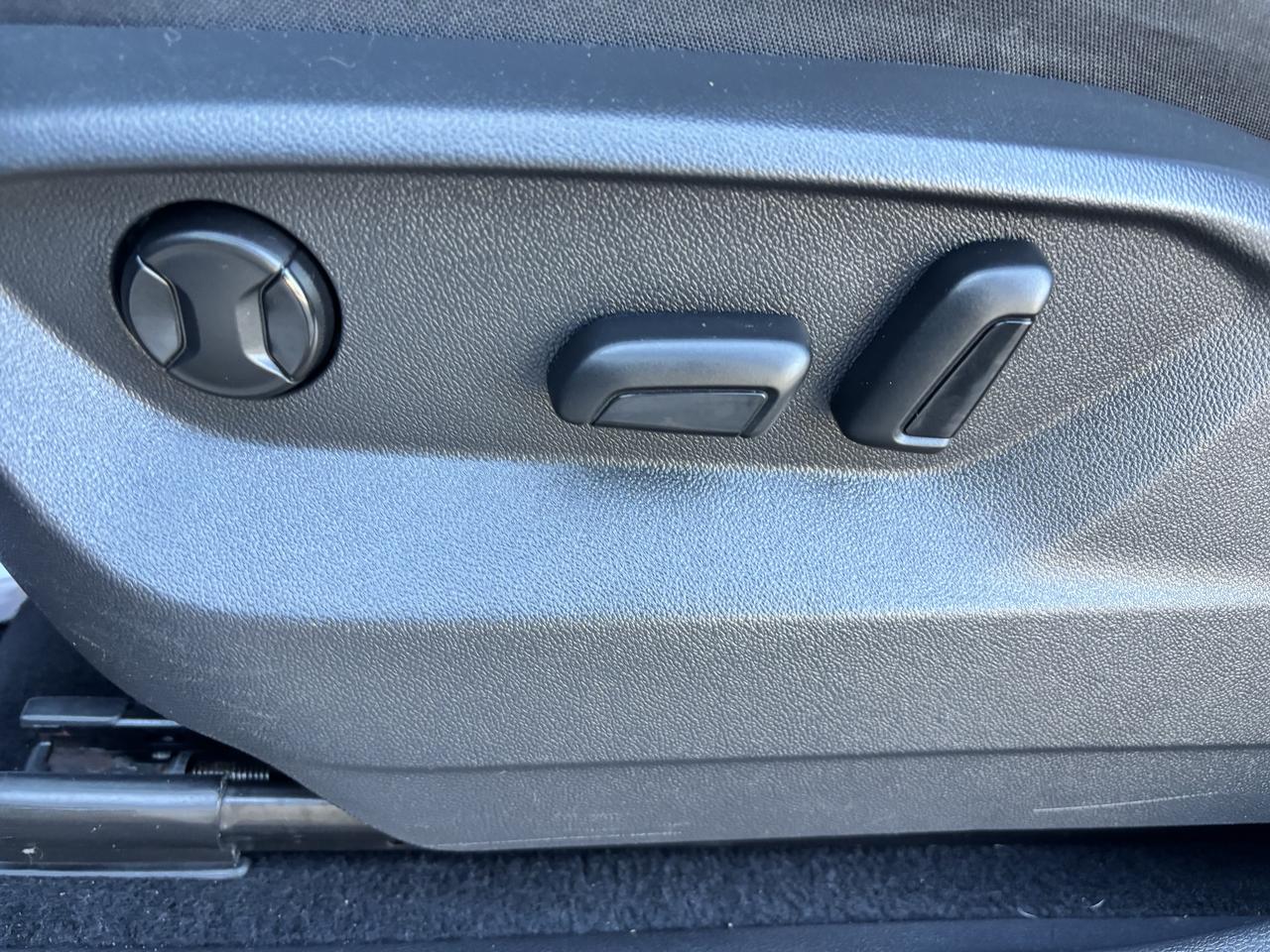 2018 Volkswagen Tiguan Comfortline ** AWD, BSM, CARPLAY ** Photo