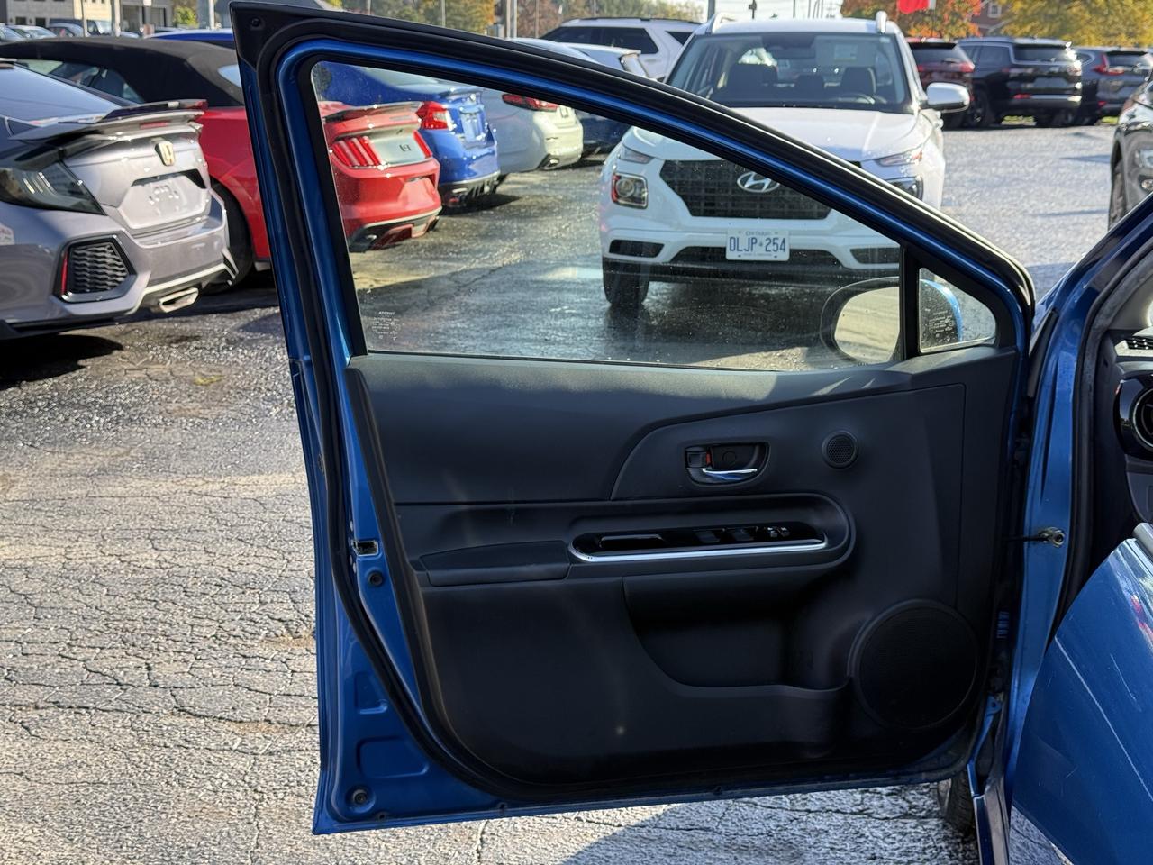 2015 Toyota Prius c 5dr HB Photo