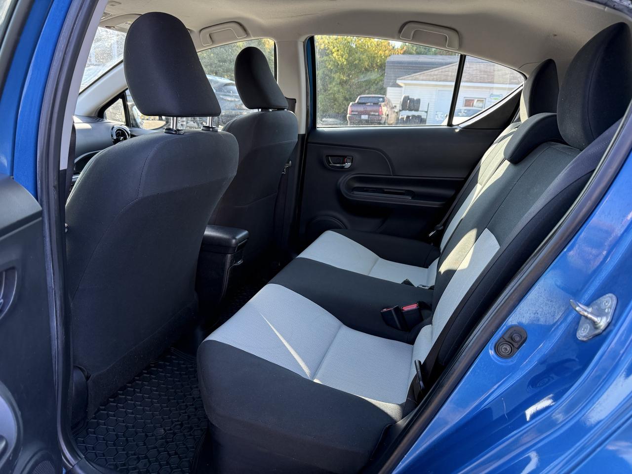 2015 Toyota Prius c 5dr HB Photo