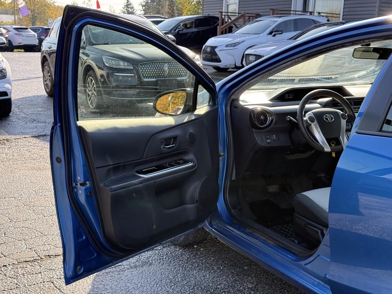 2015 Toyota Prius c 5dr HB Photo