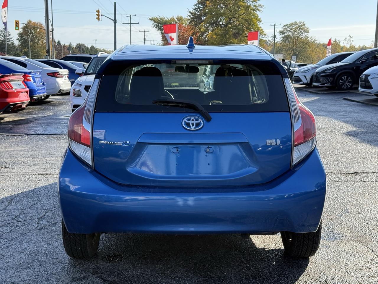2015 Toyota Prius c 5dr HB Photo3