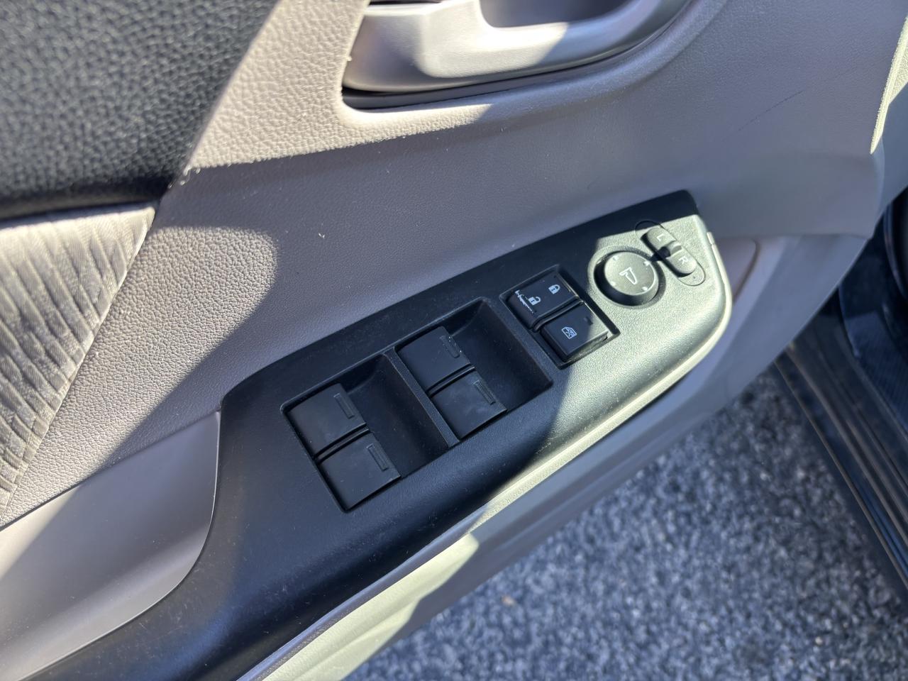 2015 Honda Civic 4dr Auto LX Photo