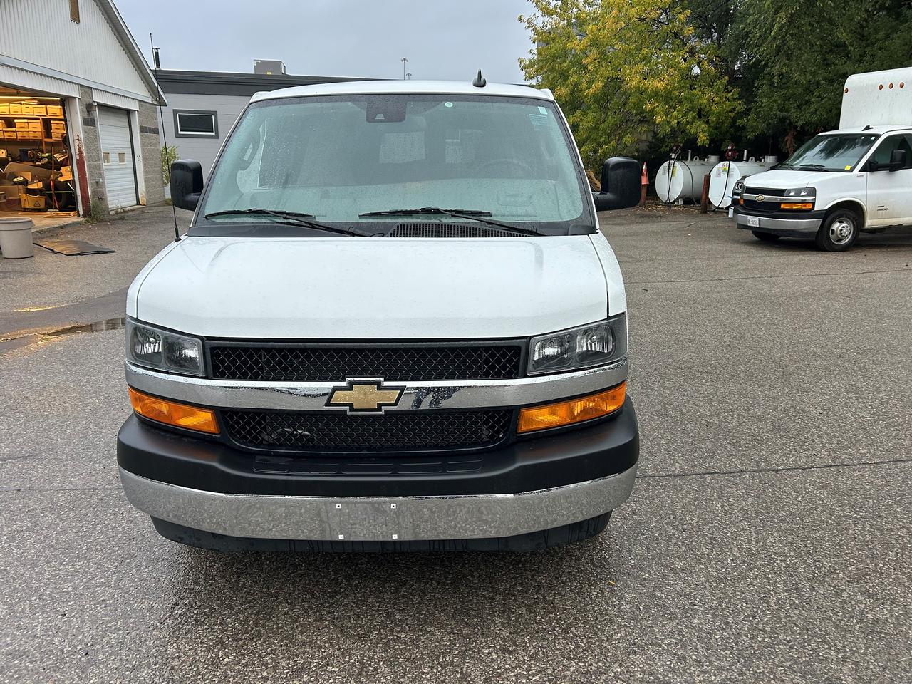 2025 Chevrolet Express LT-12 passenger Photo