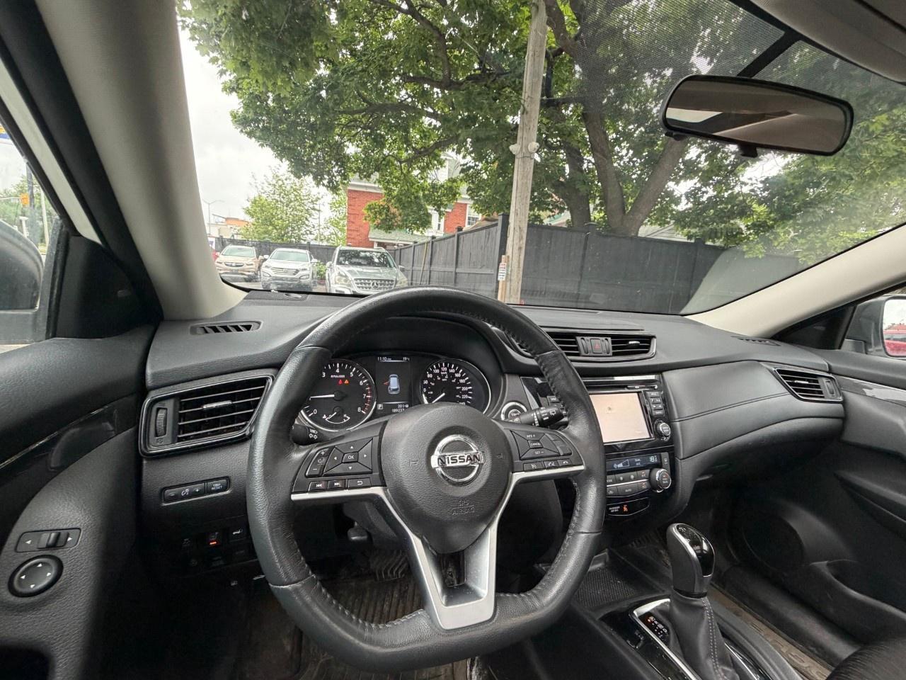 2016 Nissan Rogue SL Photo
