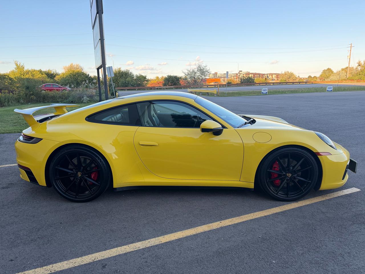 2021 Porsche 911 Carrera 4S Coupe Photo3