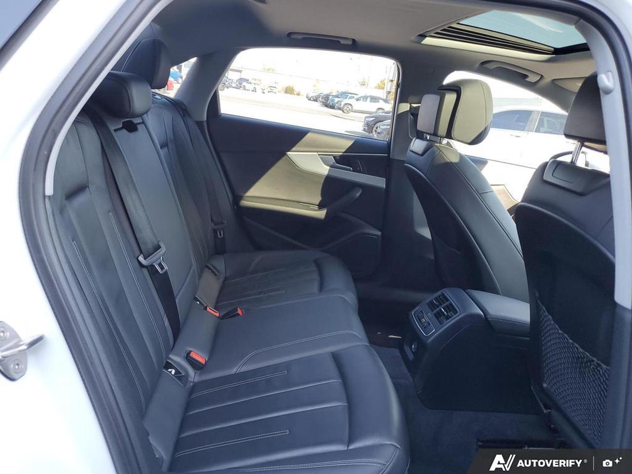 2020 Audi A4 Progressiv quattro-SLINE-SUNROOF-NAV-REAR CAM Photo