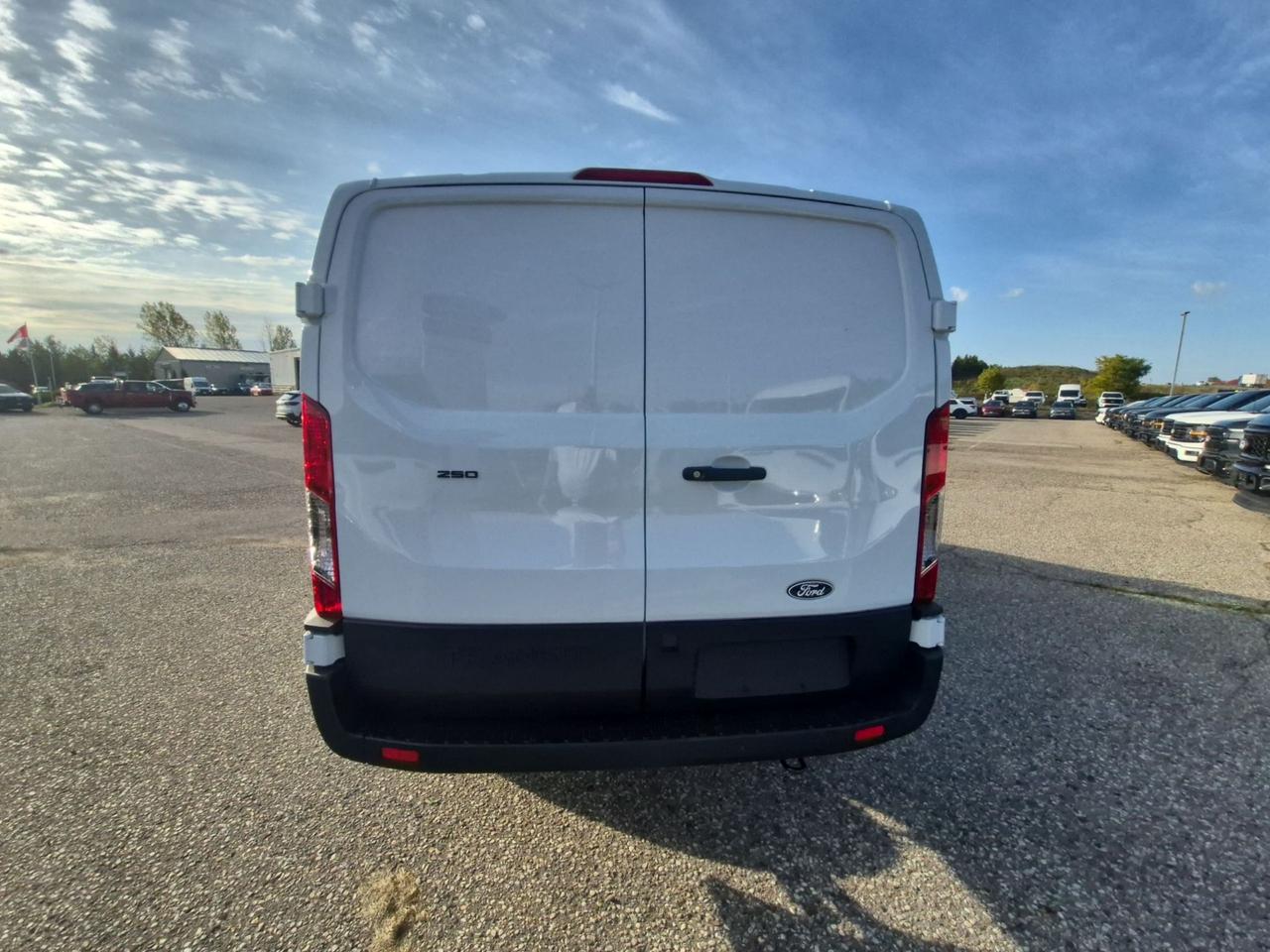 2027 Ford Transit TRANSIT LOW ROOF, RWD, CRUISE CONTROL Photo