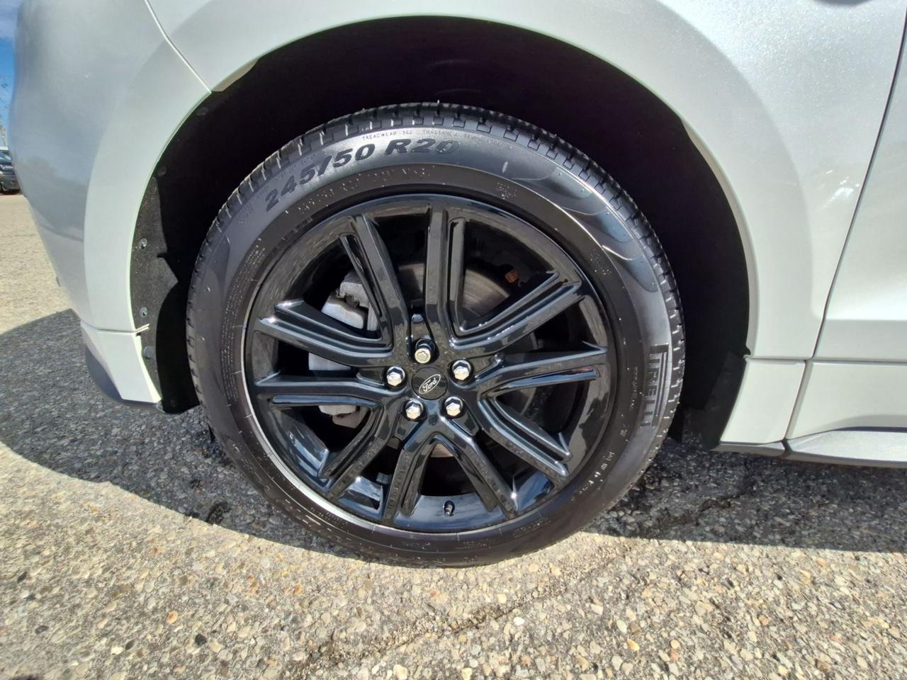 2024 Ford Edge LOCAL TRADE! LOW KM'S! MINT!HEATED WHEEL AND SEATS Photo