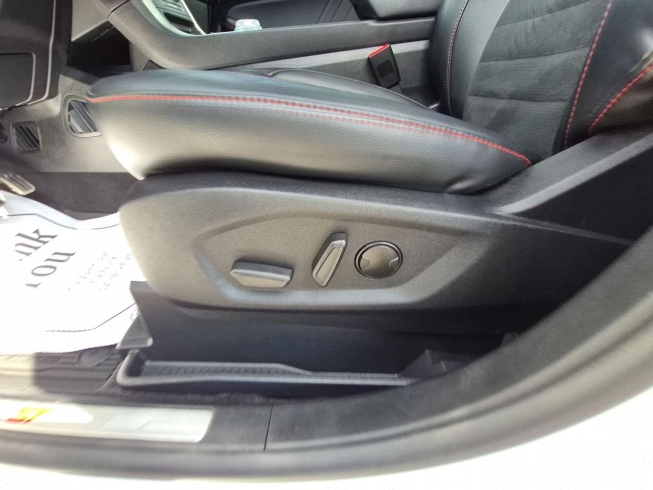 2024 Ford Edge LOCAL TRADE! LOW KM'S! MINT!HEATED WHEEL AND SEATS Photo