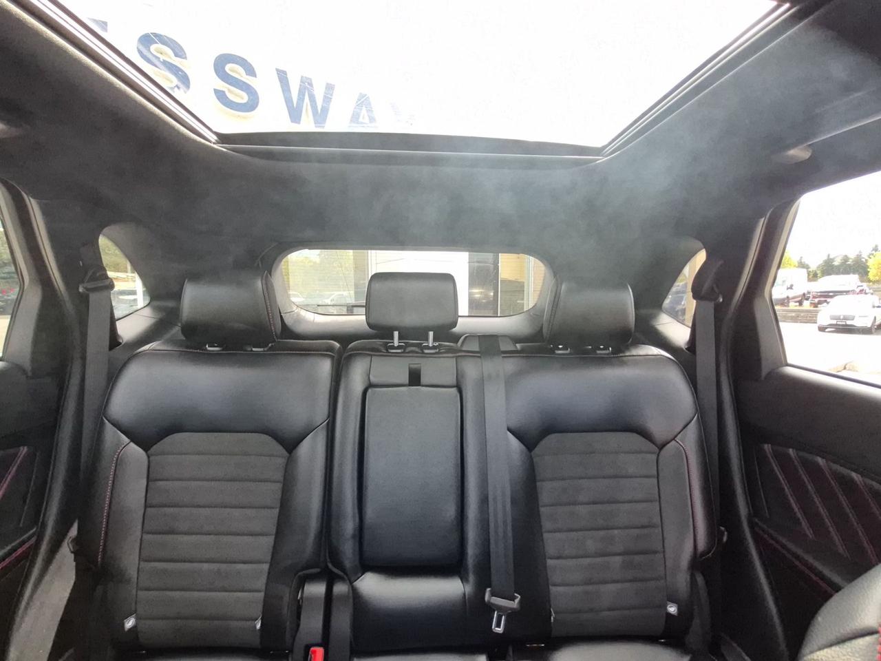 2024 Ford Edge LOCAL TRADE! LOW KM'S! MINT!HEATED WHEEL AND SEATS Photo