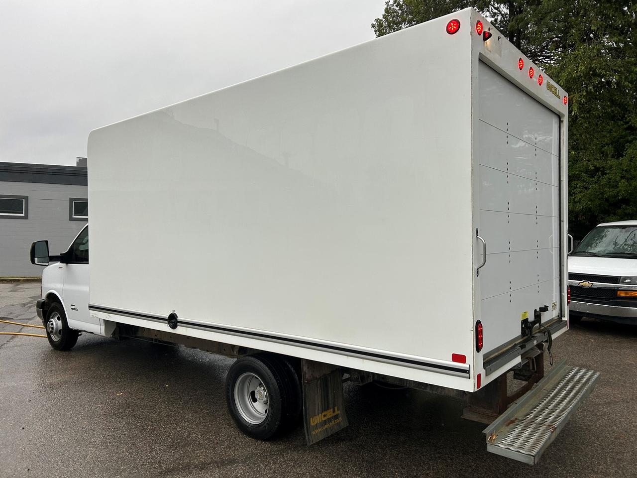 2024 Chevrolet Express Commercial Cutaway 4500-16 foot Photo3