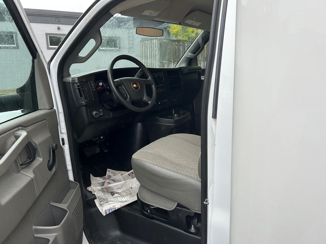 2024 Chevrolet Express Commercial Cutaway 4500-16 foot Photo