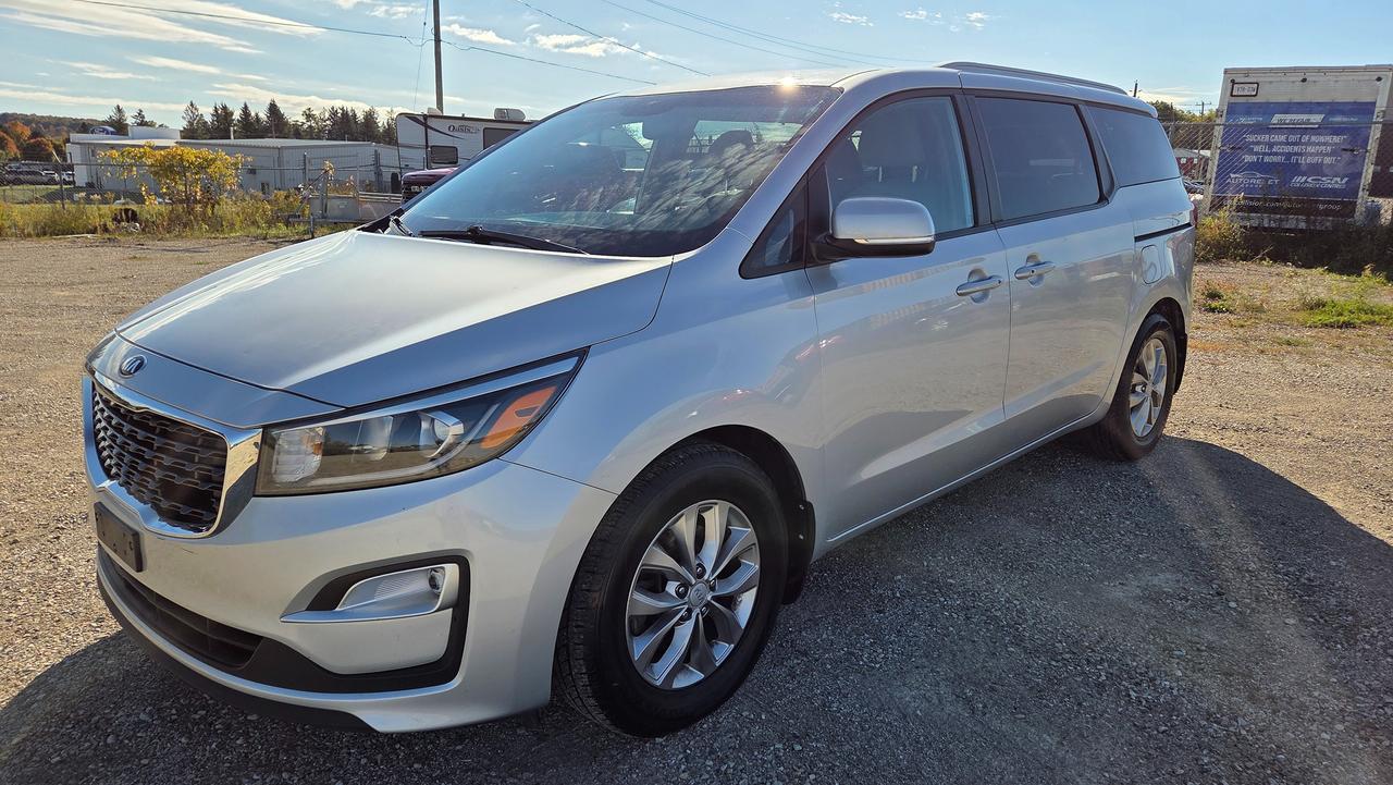 2019 Kia Sedona LX Photo0