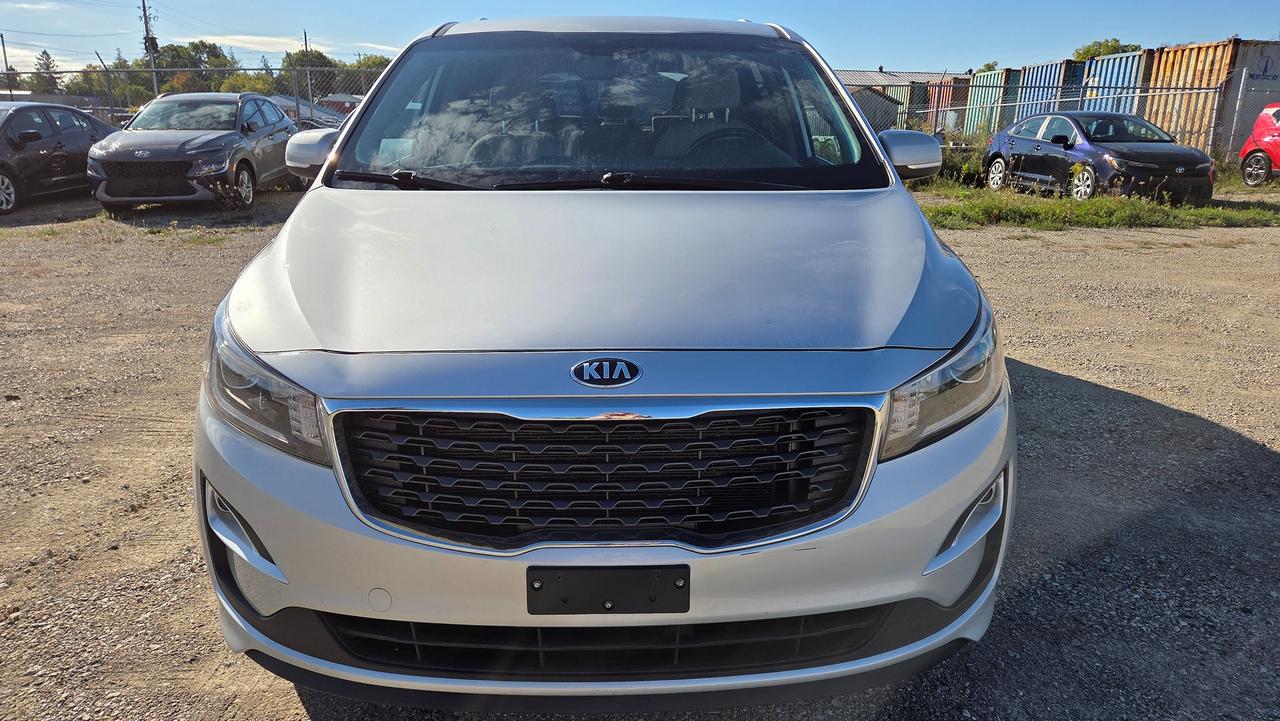 2019 Kia Sedona LX Photo2