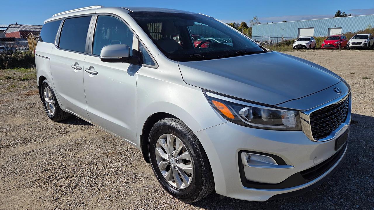 2019 Kia Sedona LX Photo3