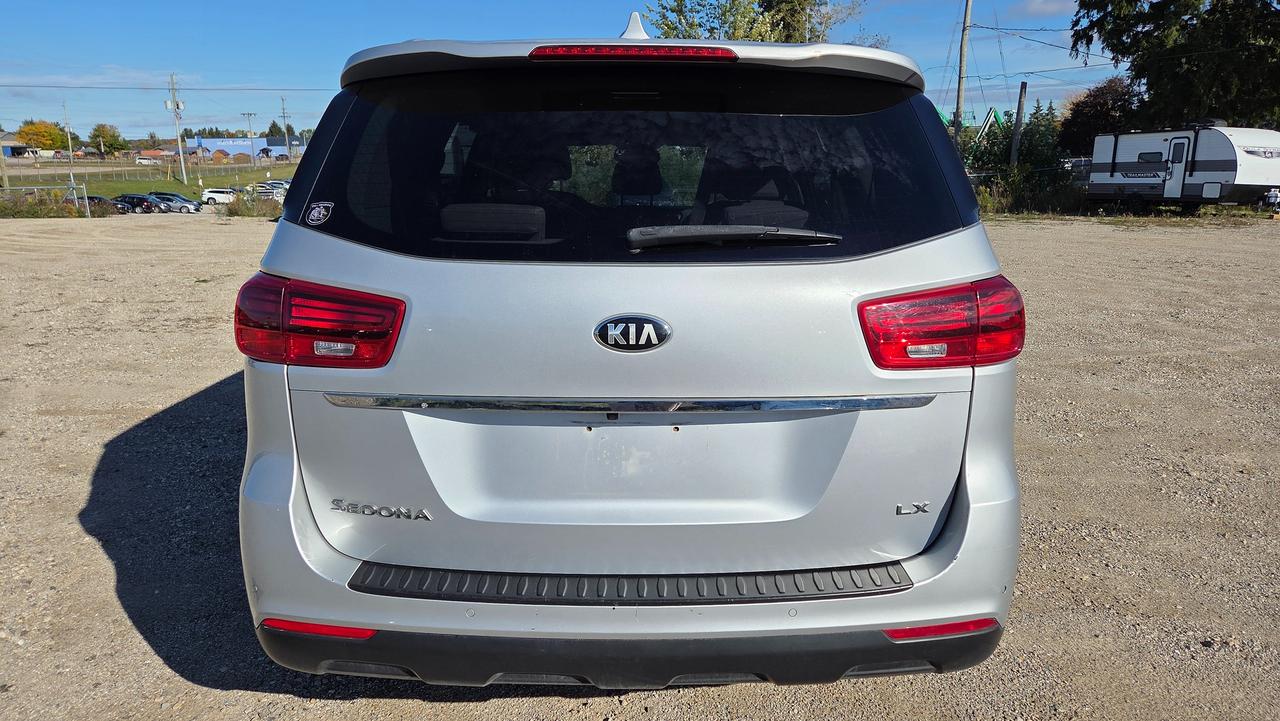 2019 Kia Sedona LX Photo
