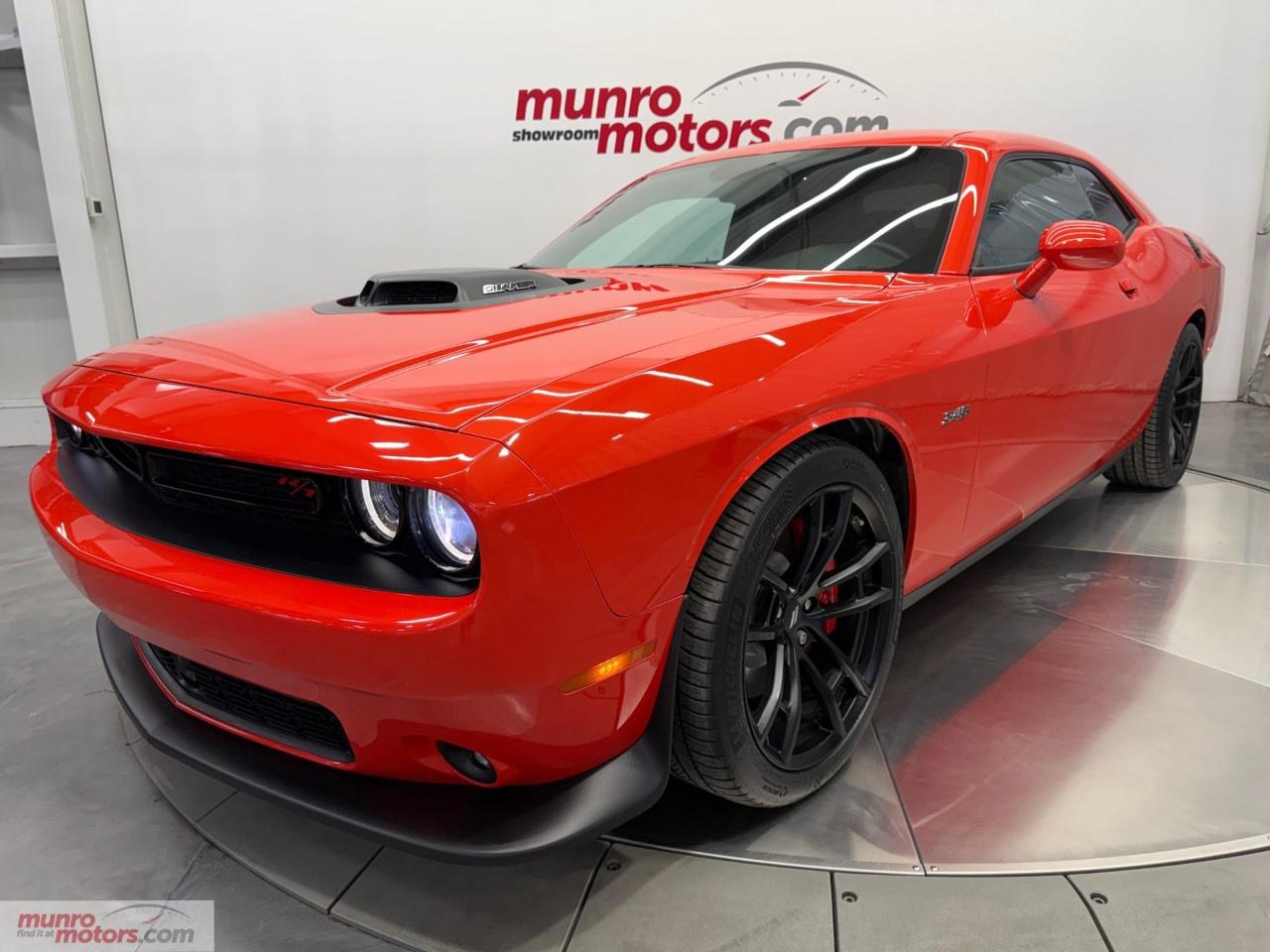 2023 Dodge Challenger R/T RWD Photo2