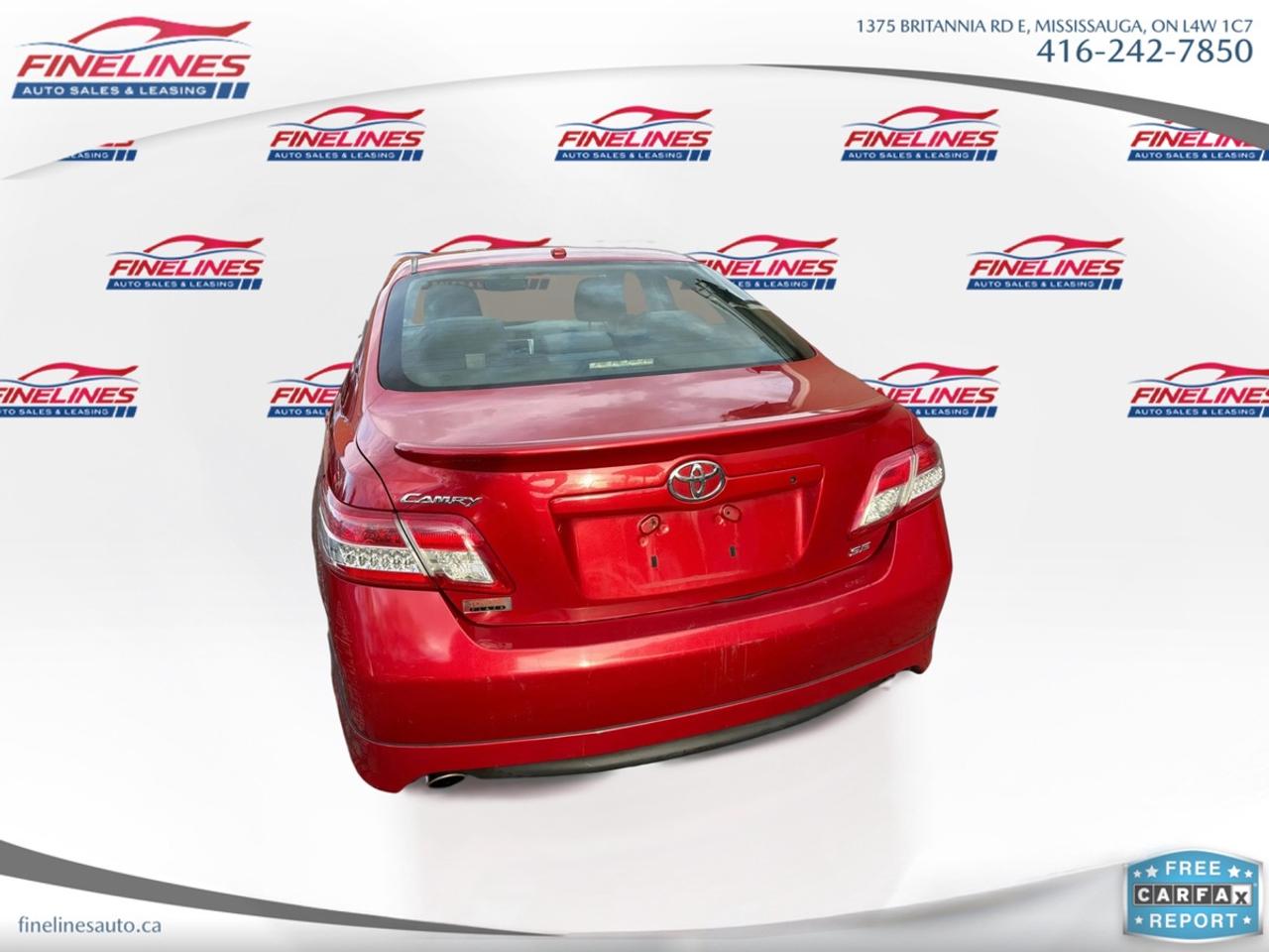 2011 Toyota Camry SE Photo3
