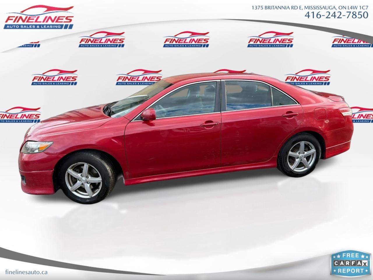 2011 Toyota Camry SE Photo1