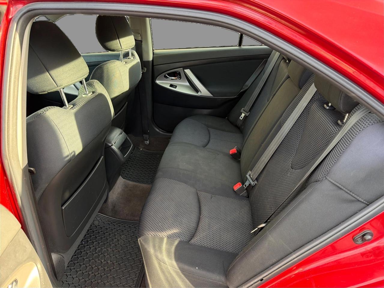 2011 Toyota Camry SE Photo