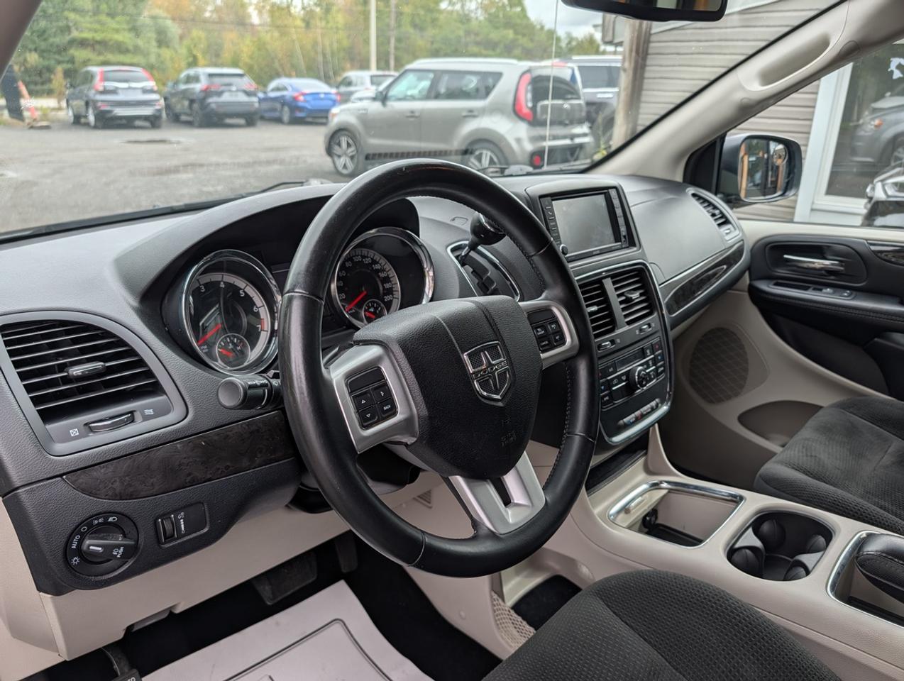2019 Dodge Grand Caravan SXT Photo