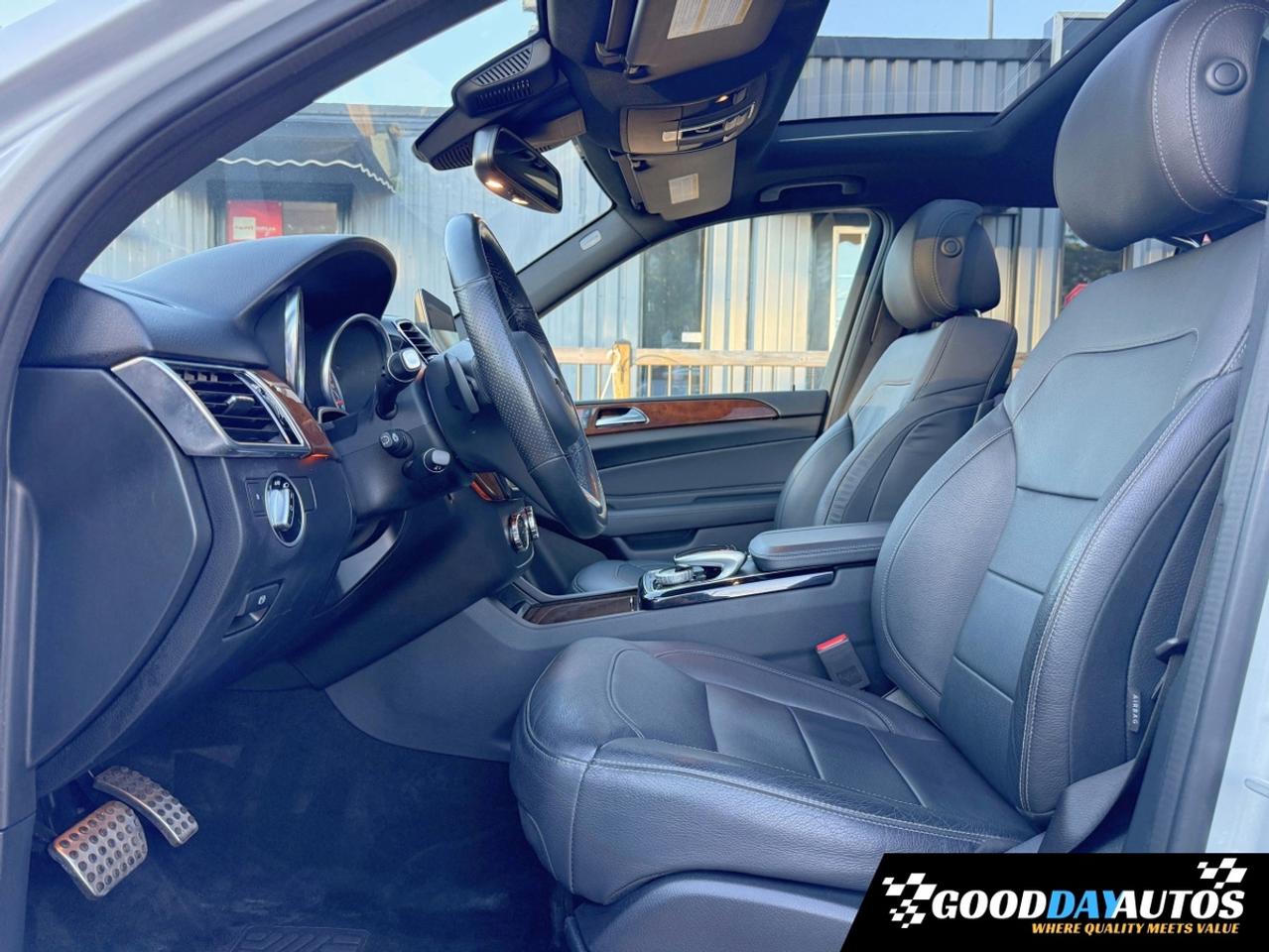 2017 Mercedes-Benz GLE 400 | ONE OWNER | DEALER SERVICED | CLEAN CARFAX Photo