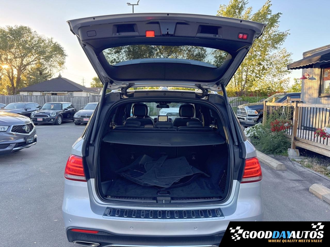 2017 Mercedes-Benz GLE 400 | ONE OWNER | DEALER SERVICED | CLEAN CARFAX Photo