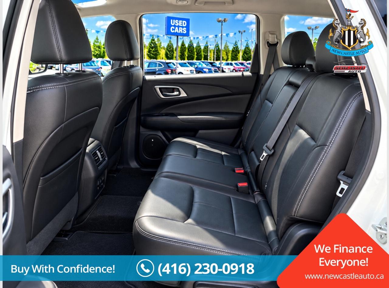 2018 Nissan Pathfinder SL Photo3