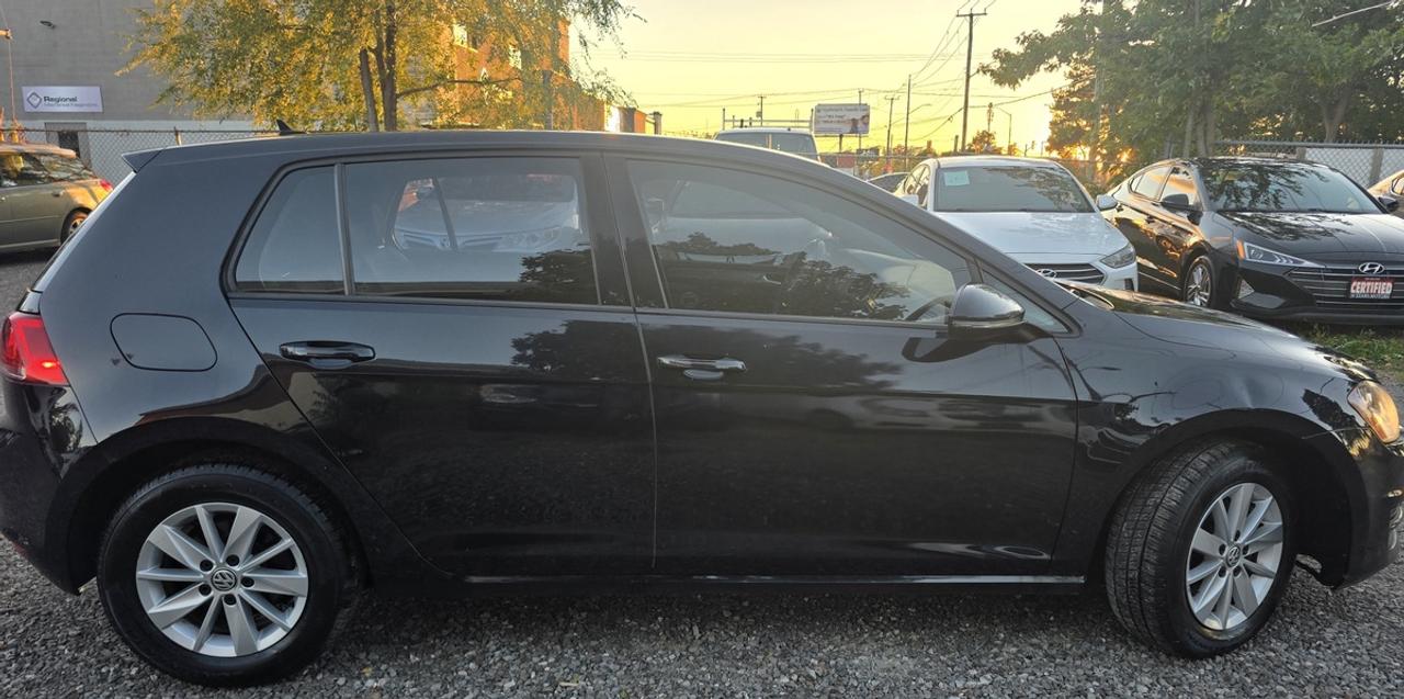 2016 Volkswagen Golf TSI SE Photo