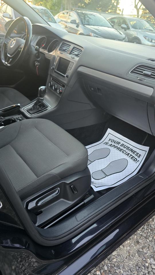 2016 Volkswagen Golf TSI SE Photo