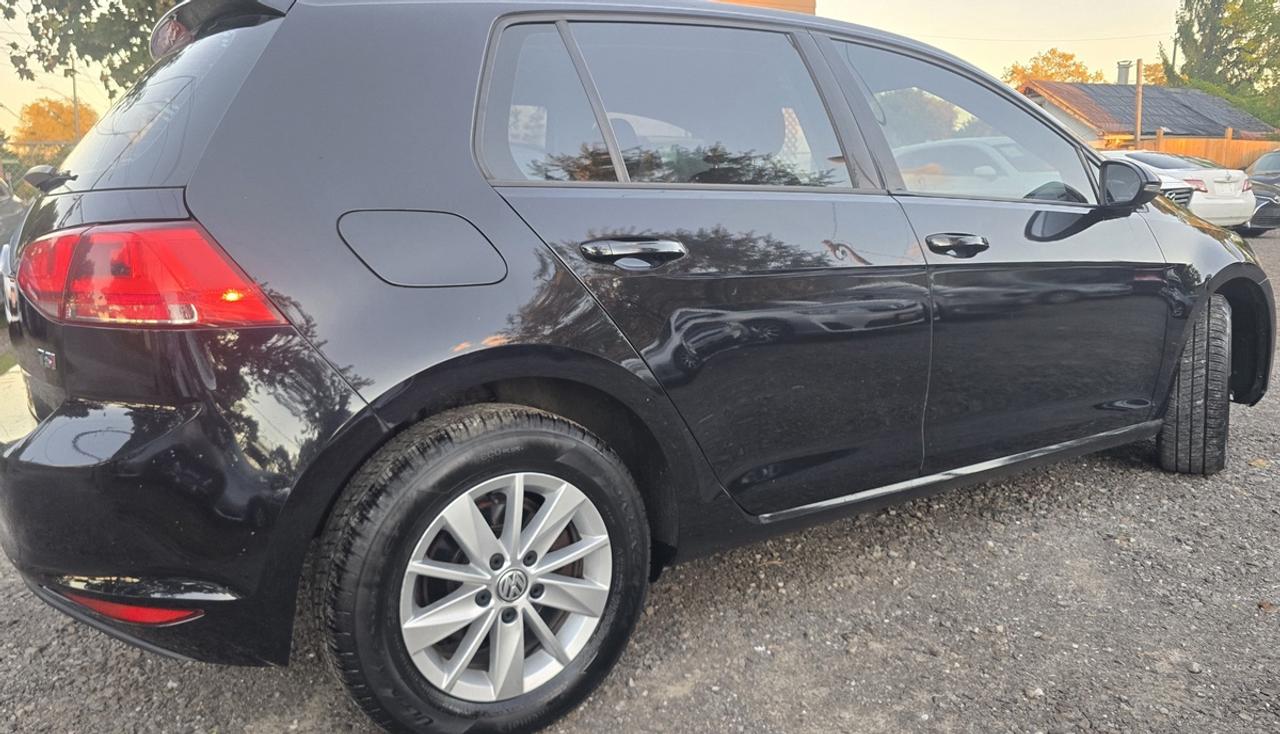 2016 Volkswagen Golf TSI SE Photo