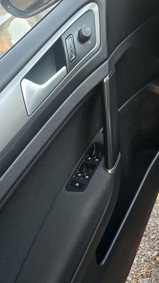 2016 Volkswagen Golf TSI SE Photo