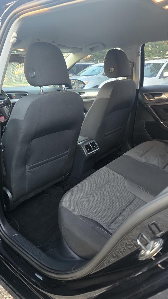 2016 Volkswagen Golf TSI SE Photo