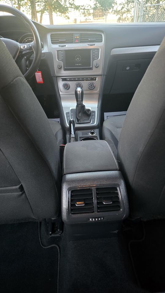 2016 Volkswagen Golf TSI SE Photo
